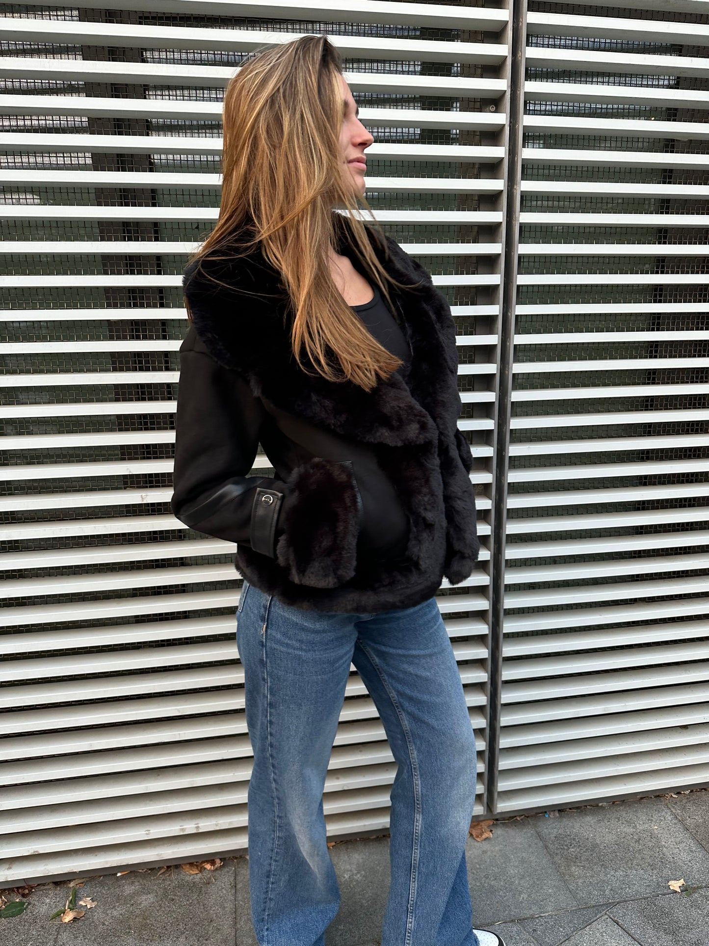 Eco-Pelliccia nera sfiancata
