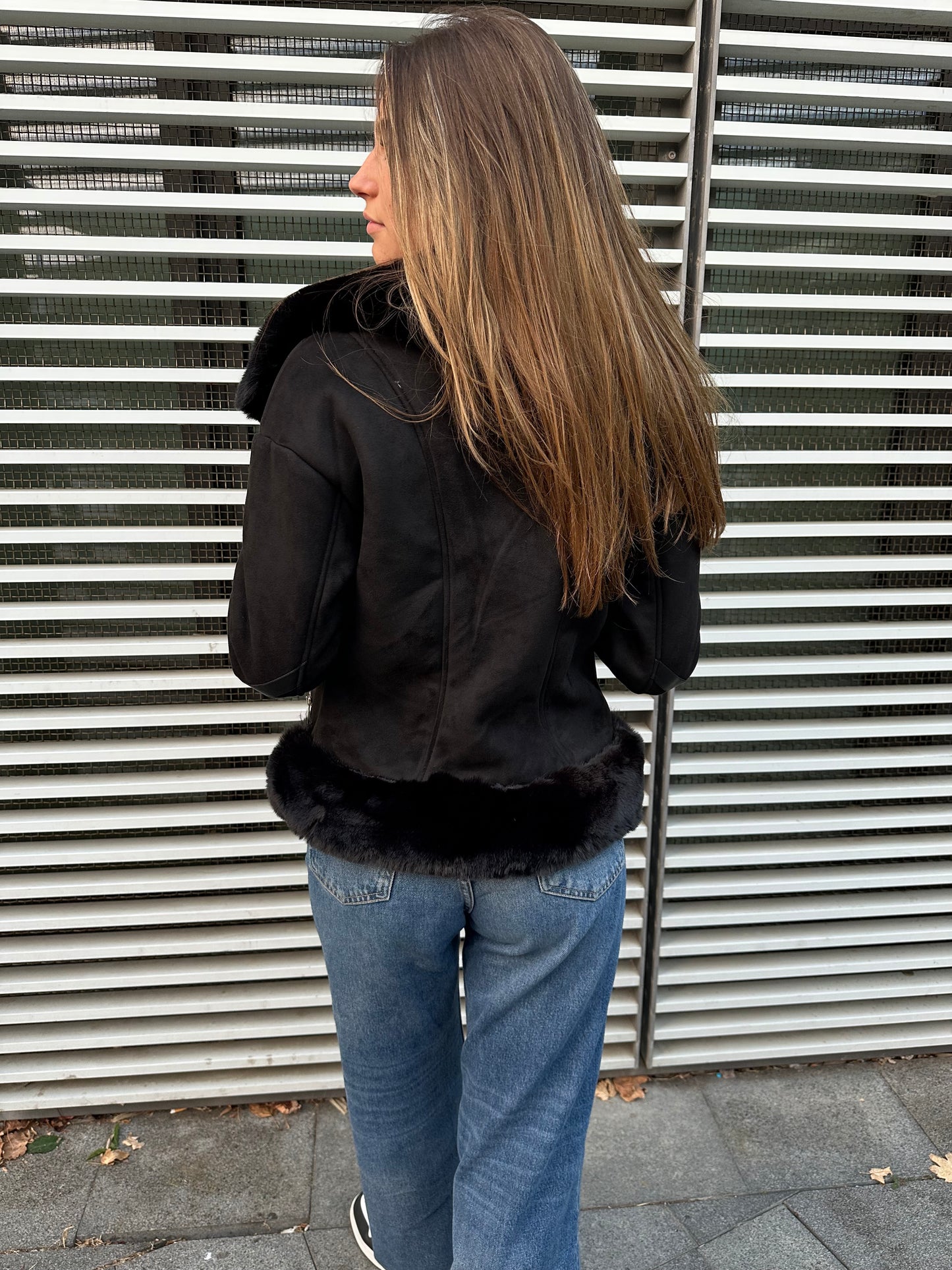 Eco-Pelliccia nera sfiancata
