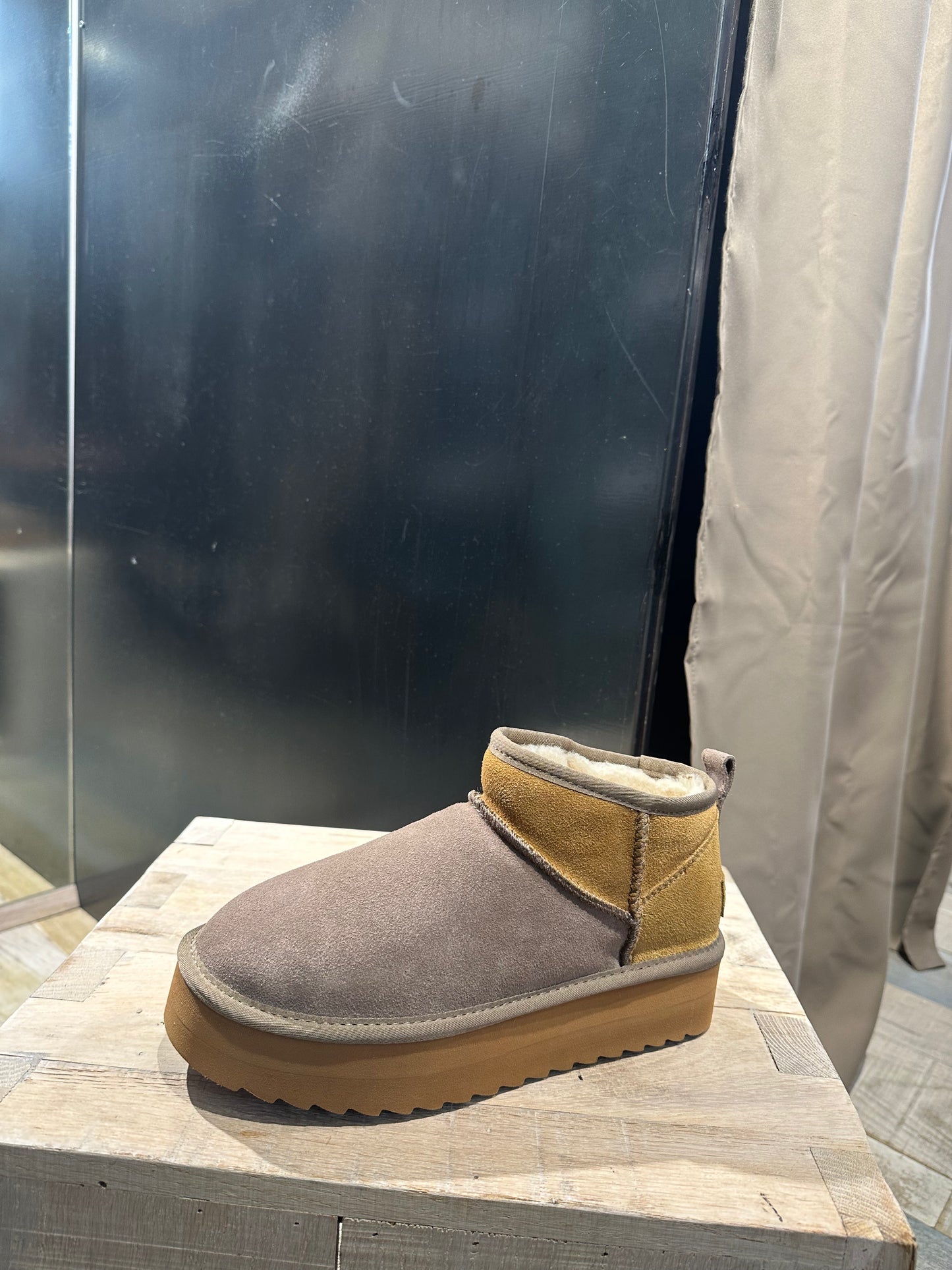 stivaletto scamosciato Tricolor Platform
