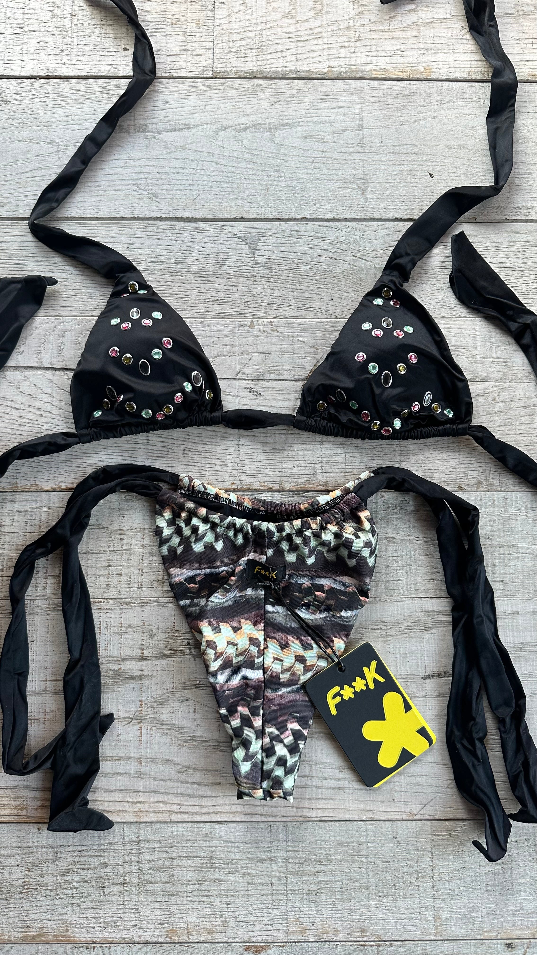 Triangolo Multicolor con Strass e Perle