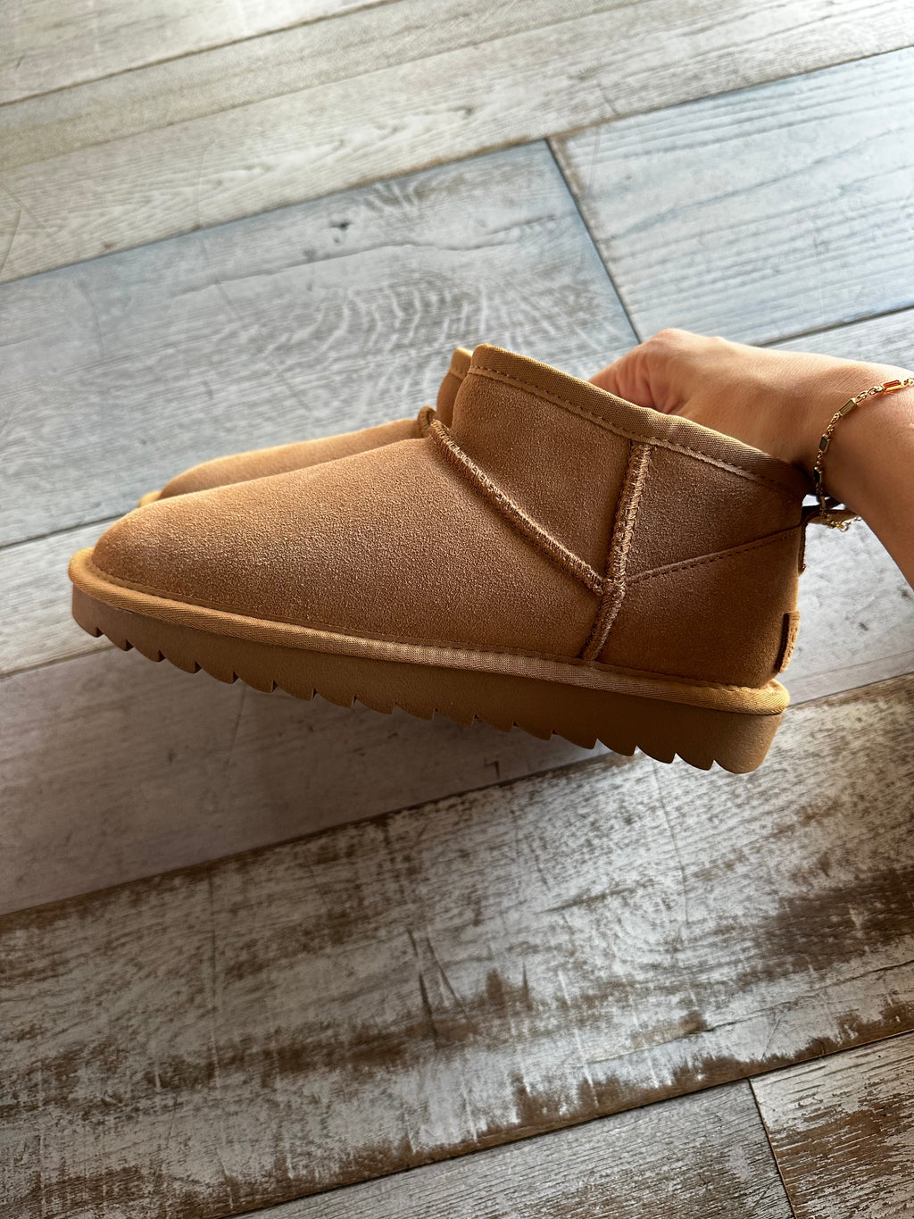 stivaletto scamosciato beije