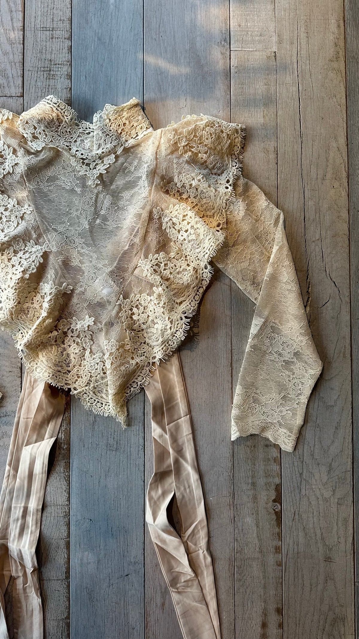Camicia Top in Pizzo Bianco Panna « Concubine »