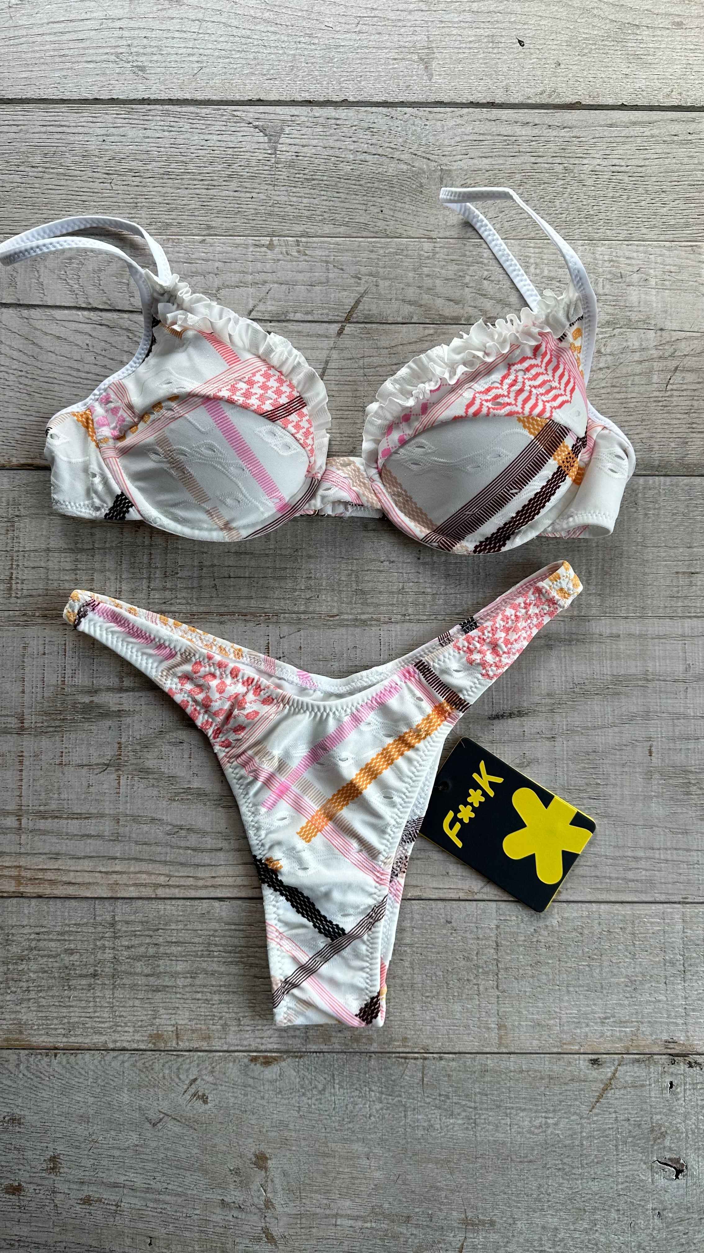 Balconcino in pizzo bianco e rosa