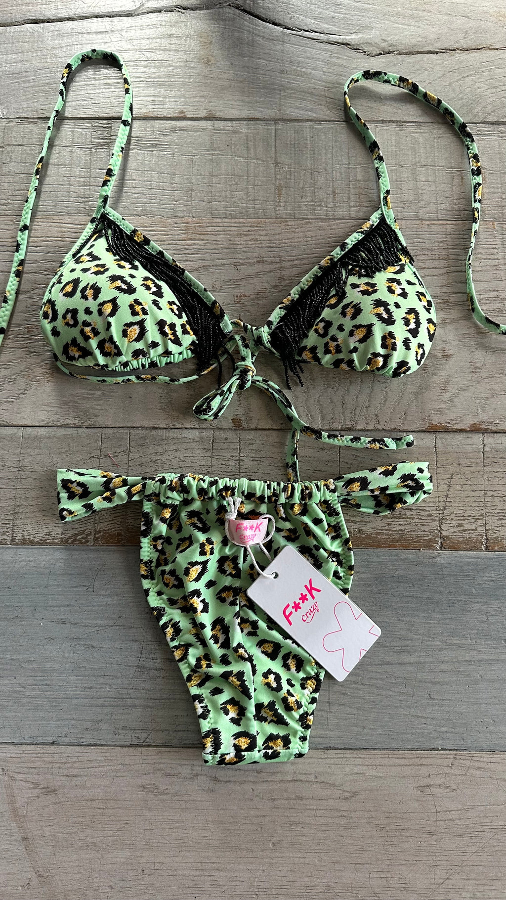 Triangolo Leopardato Verde con Perline Nere