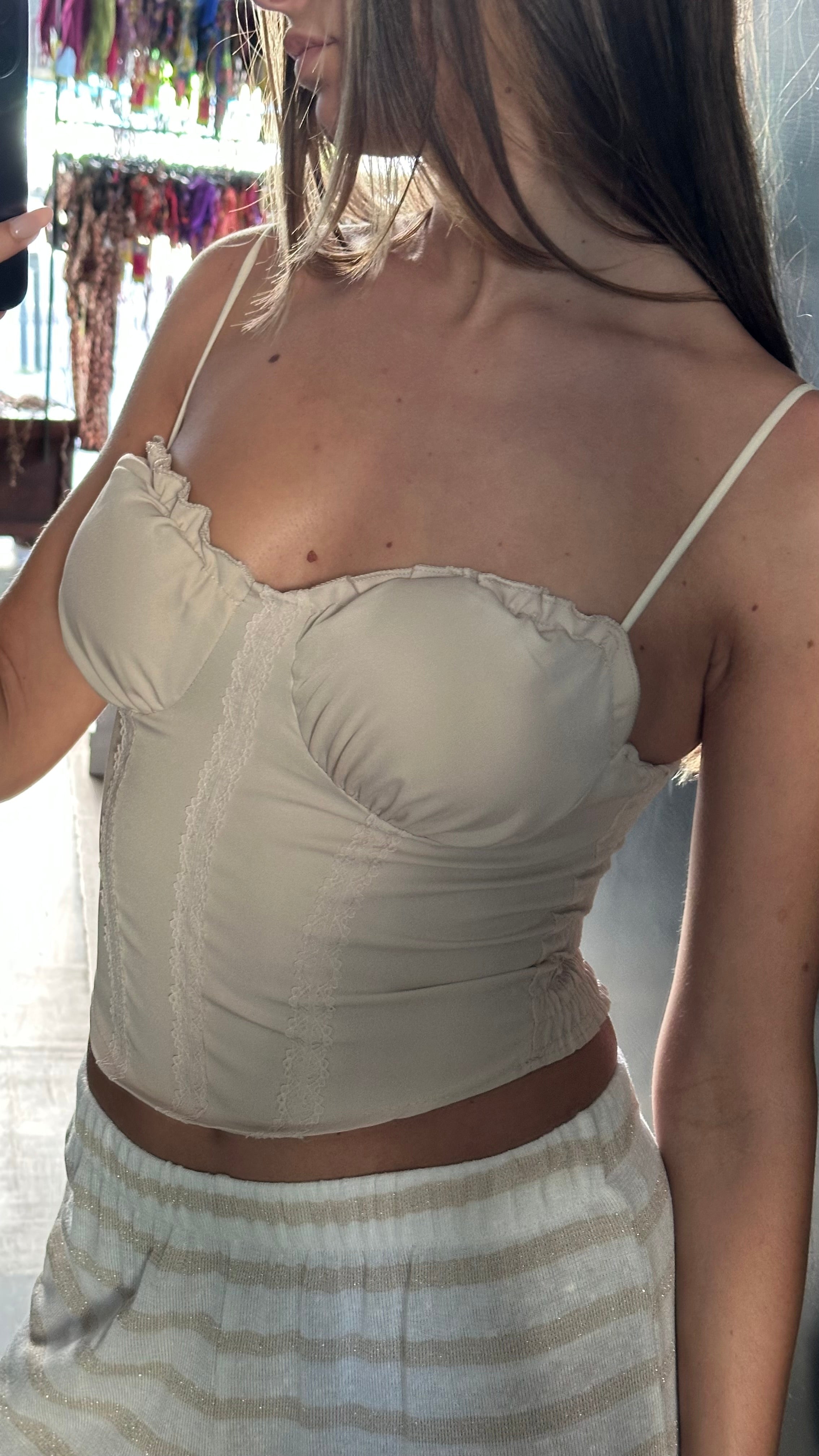 Crop Top Sbambolato Beije in Viscosa e Pizzo
