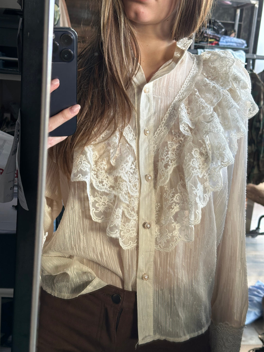 Camicia Beije in pizzo con bottoni