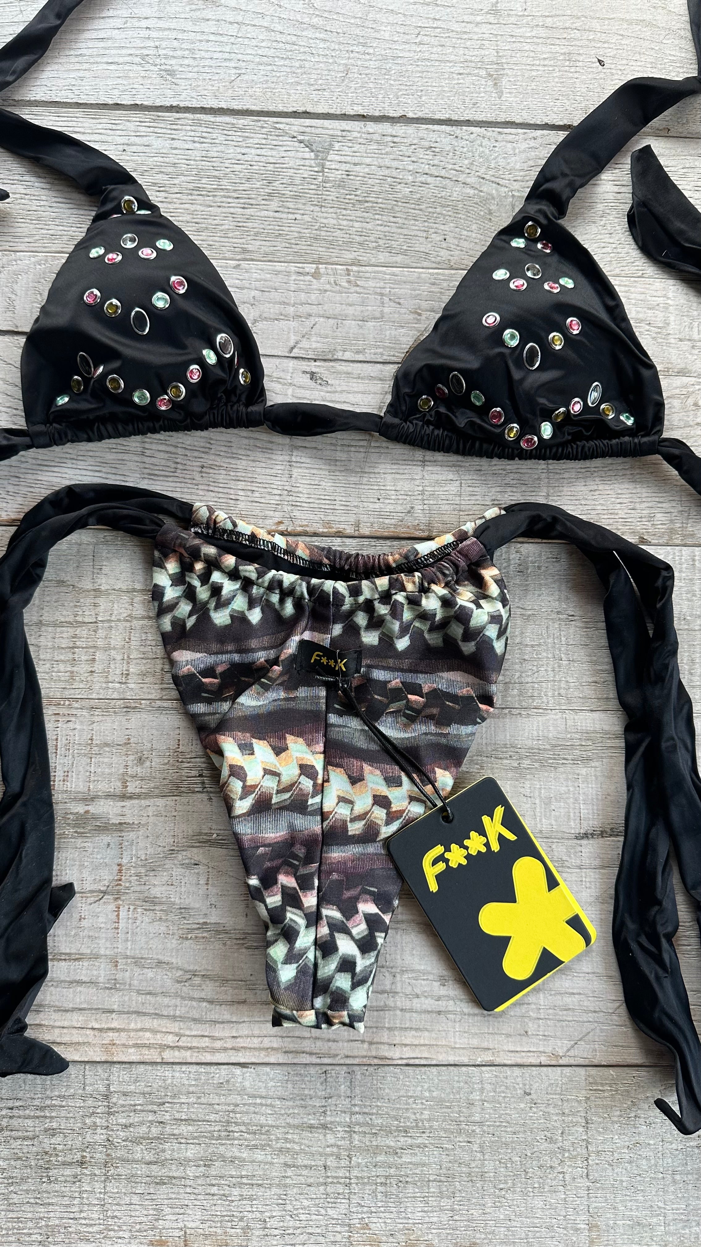 Triangolo Multicolor con Strass e Perle