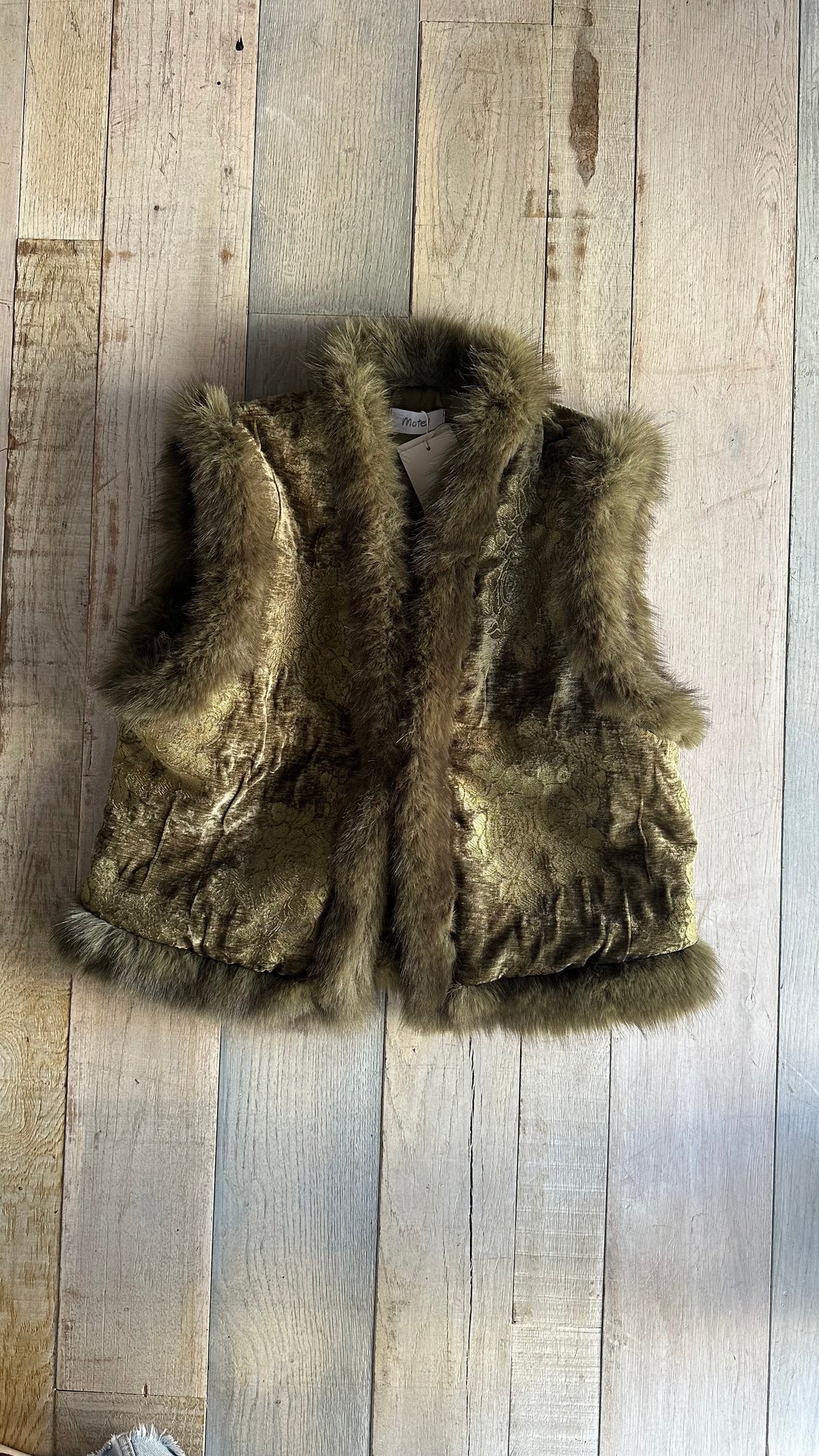 Gilet Verde Oliva in Velluto con Pelliccia – Selva
