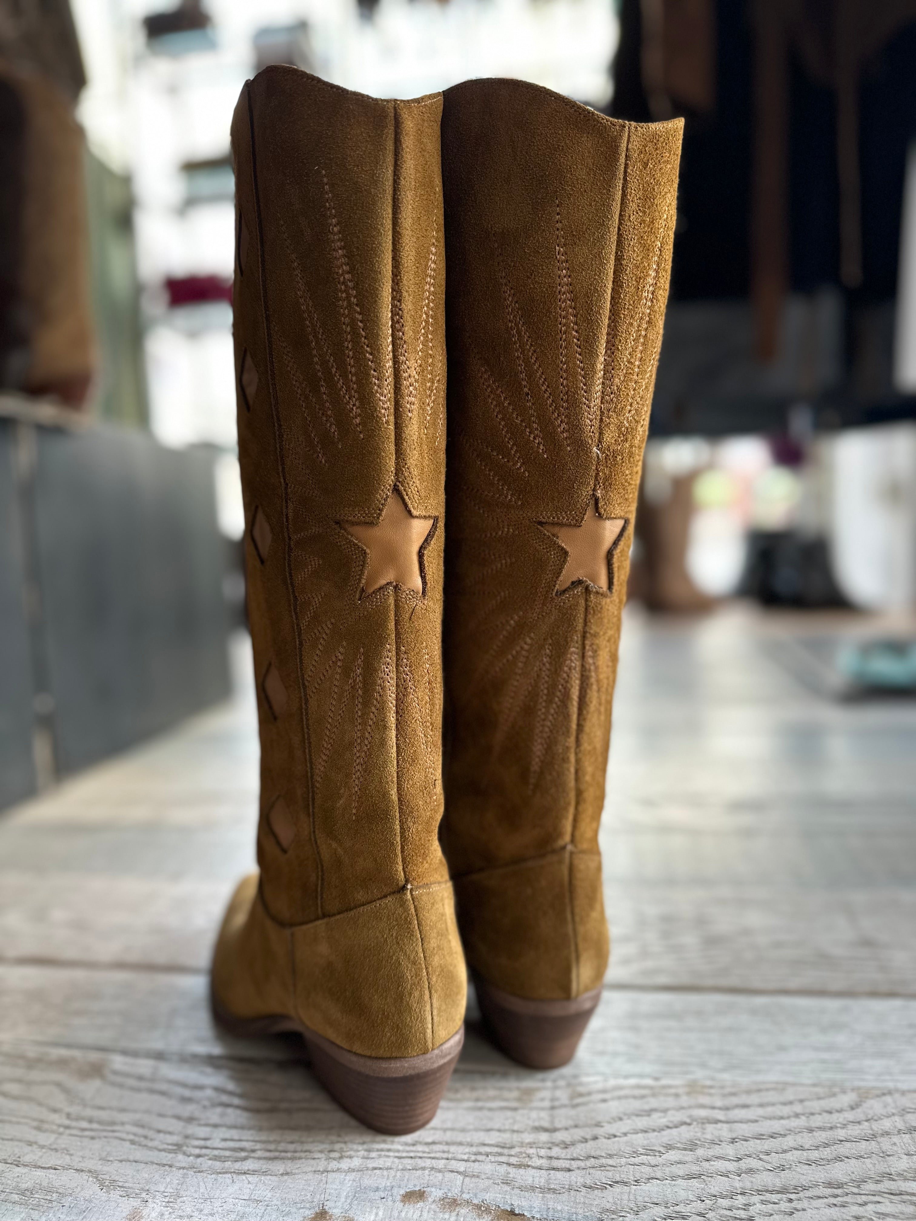 Texano Stella in camoscio