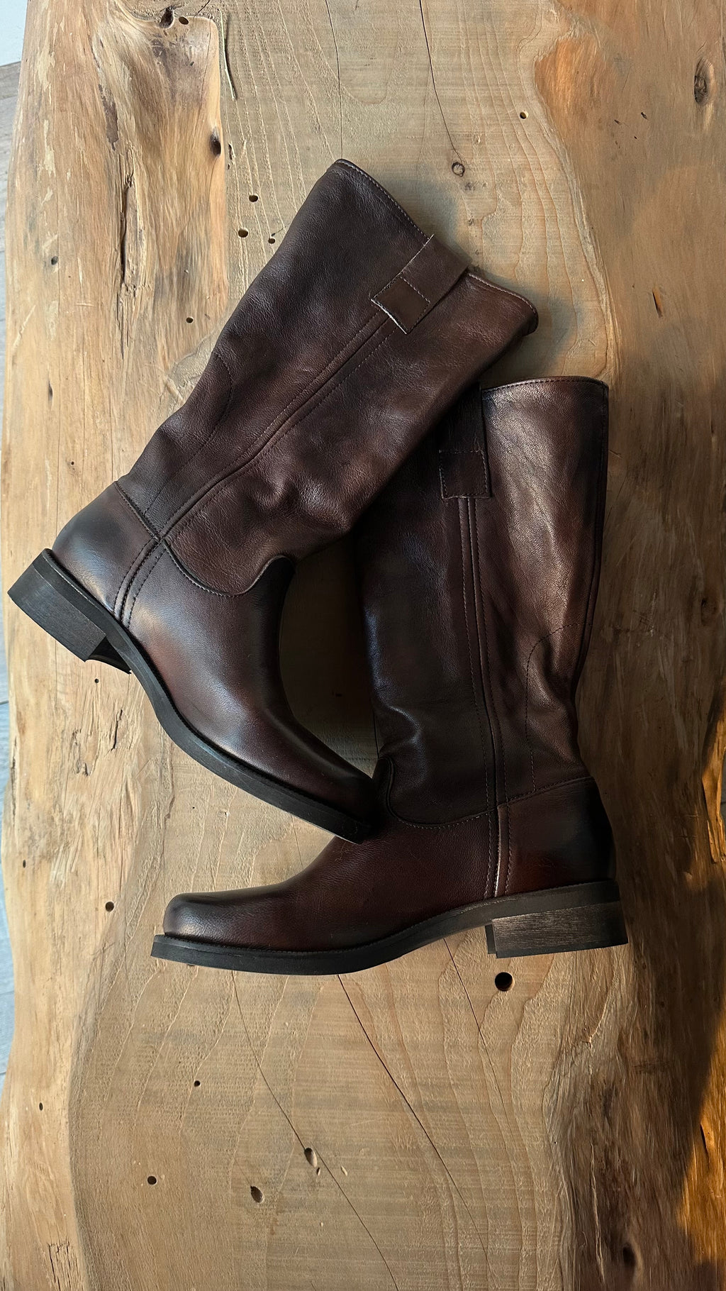 Stivale alto in pelle Cognac martellata