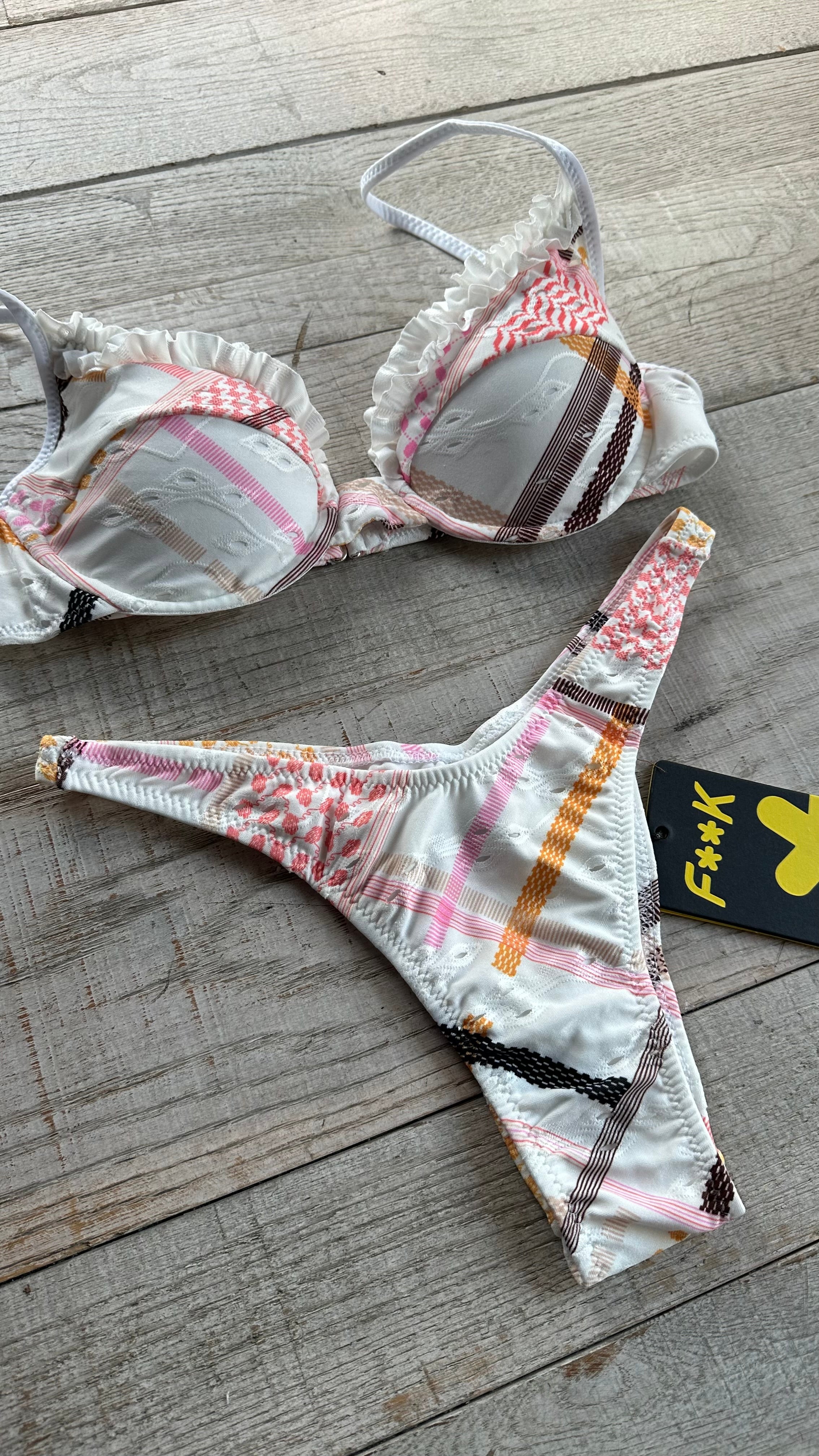 Balconcino in pizzo bianco e rosa