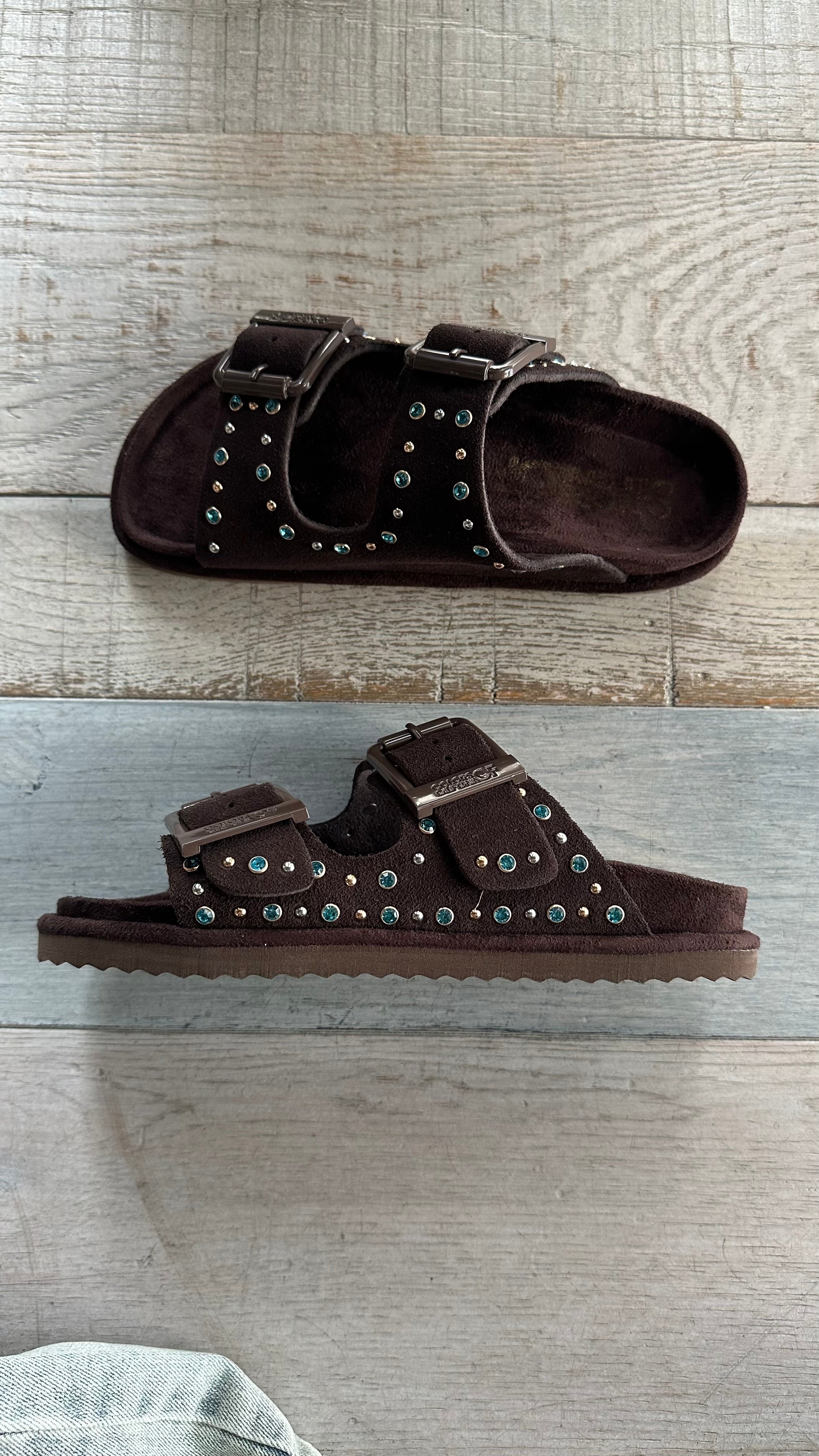 Sandalo in Camoscio Testa di Moro e Strass Blu