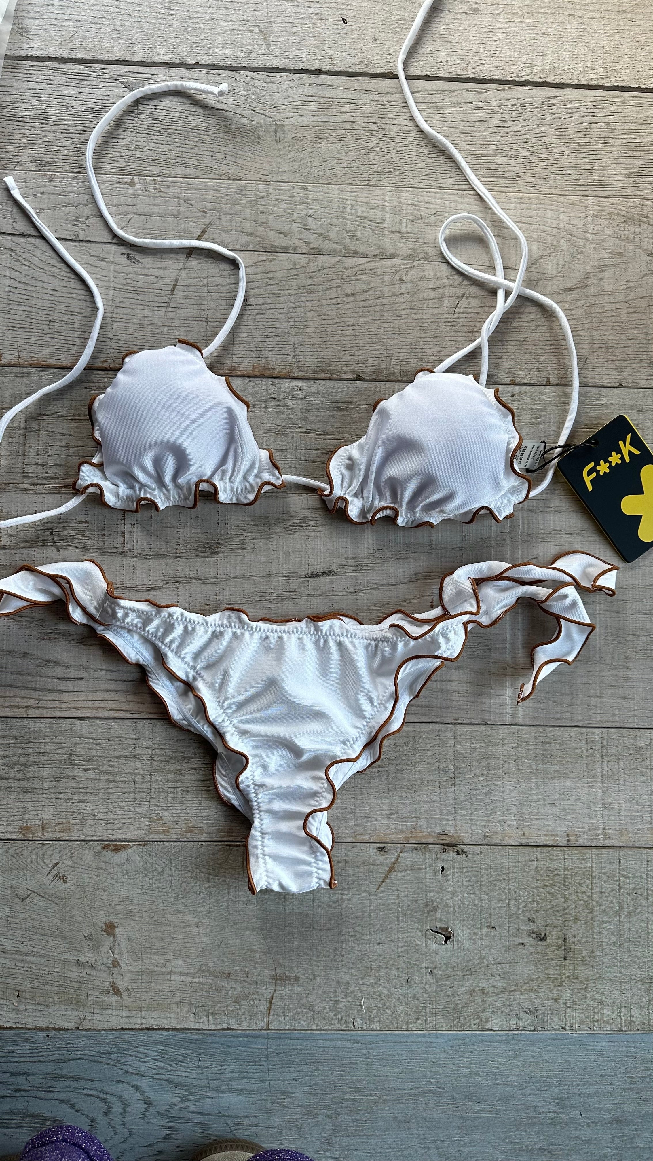 Triangolo Sbambolato Frou Frou Bordino Marrone