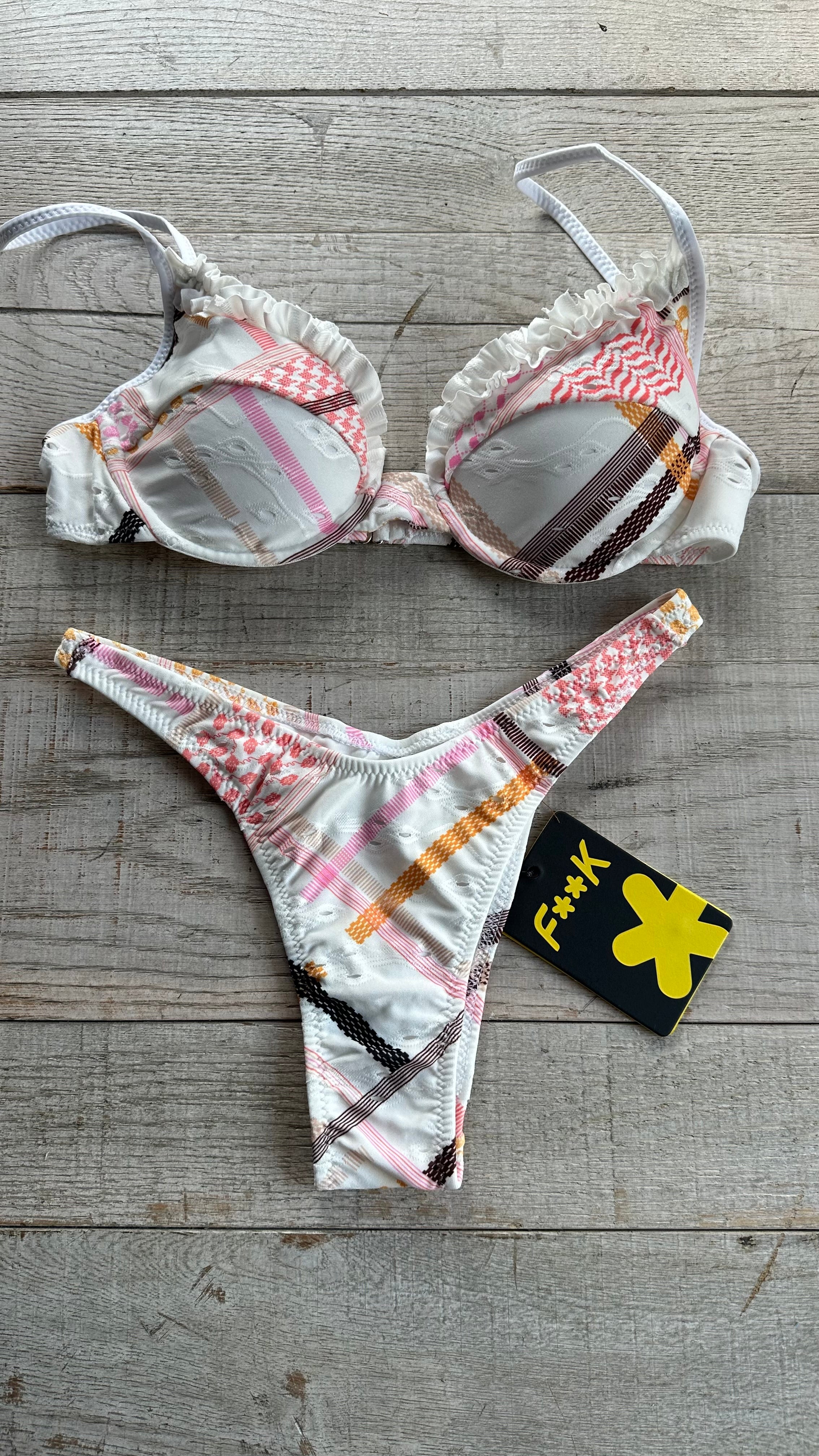 Balconcino in pizzo bianco e rosa