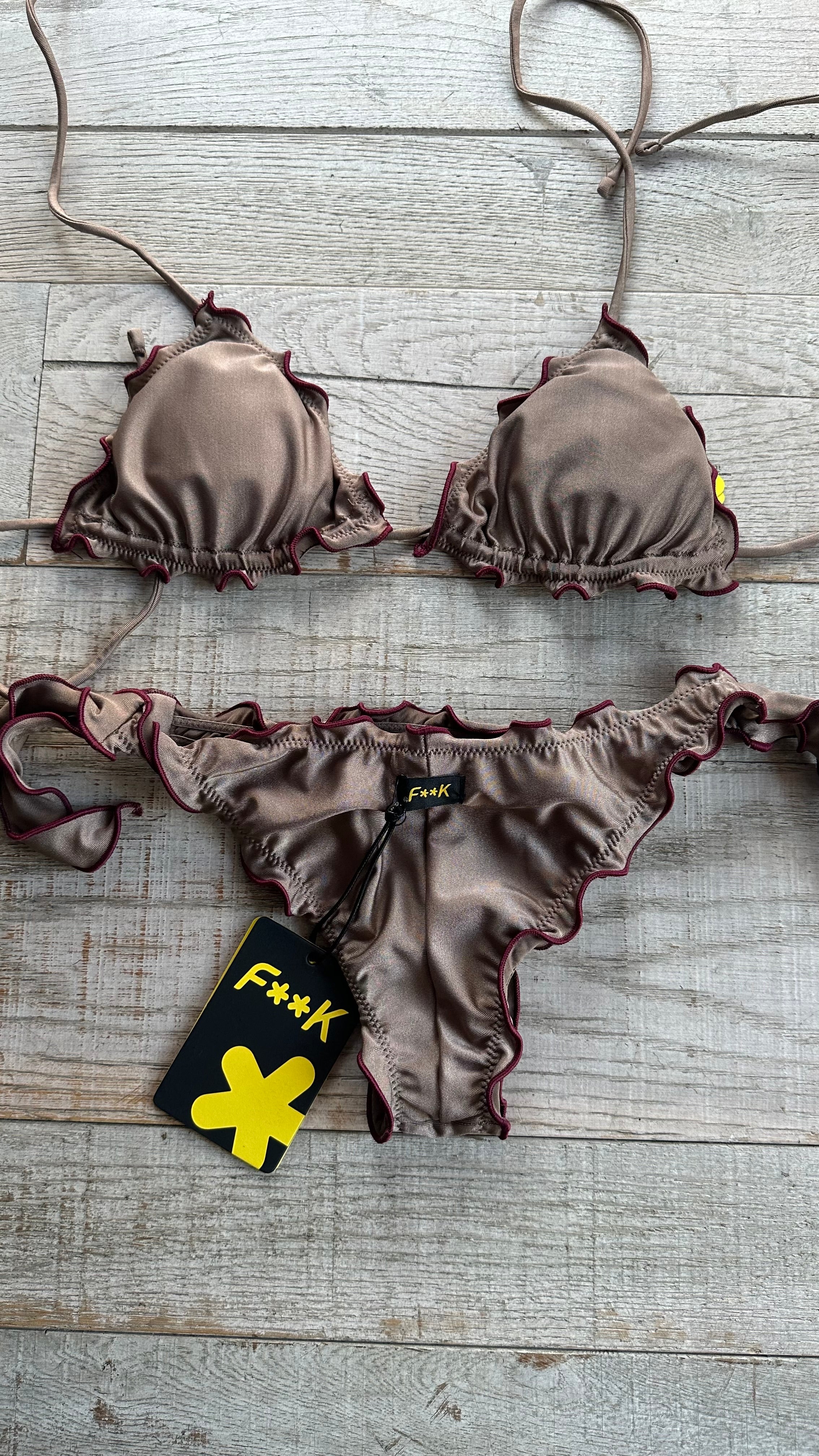 Triangolo Sbambolato Frou Frou Marrone Bordino Rosso Bordeaux