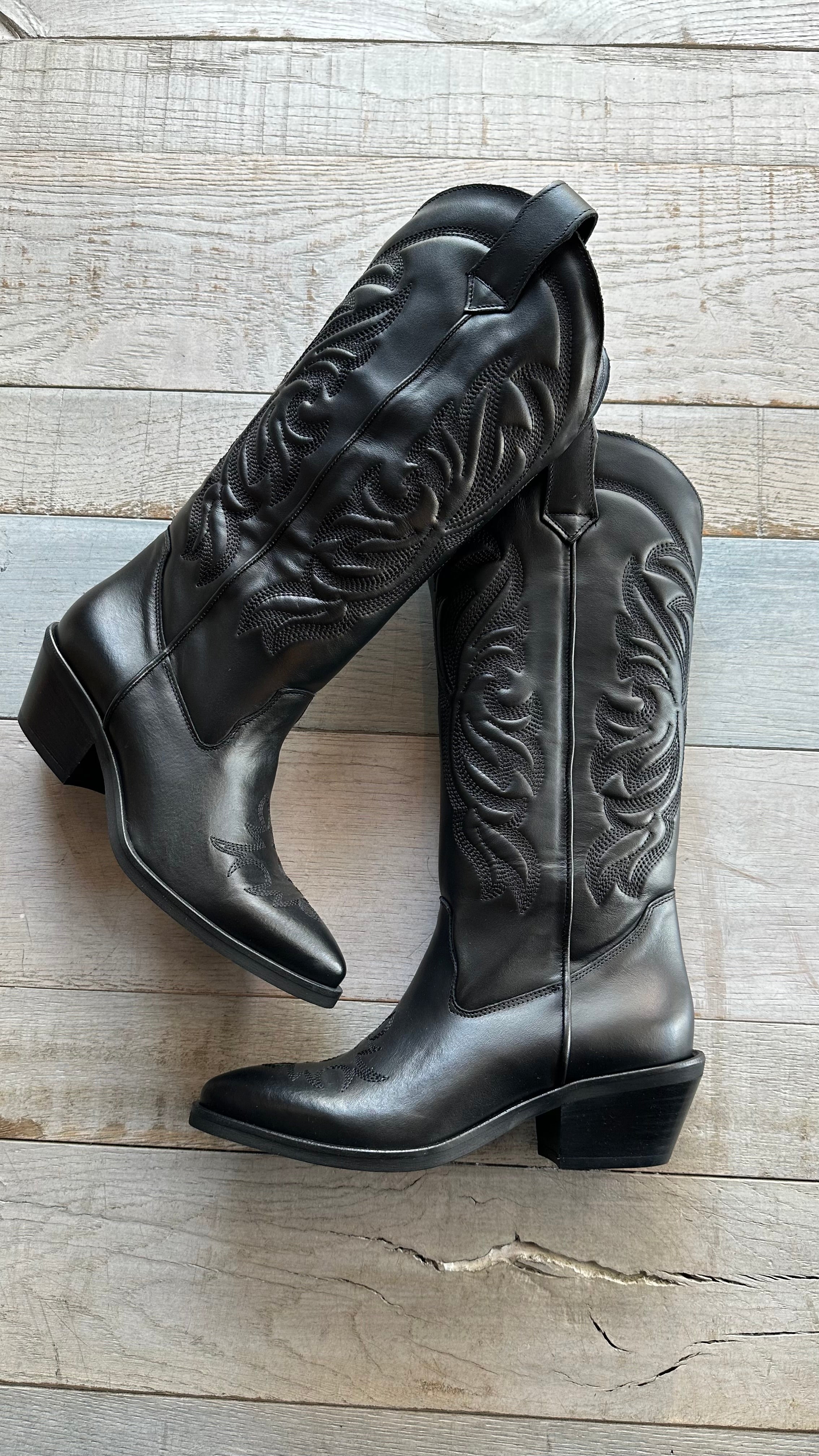 Texano in pelle Nera con Ricamo