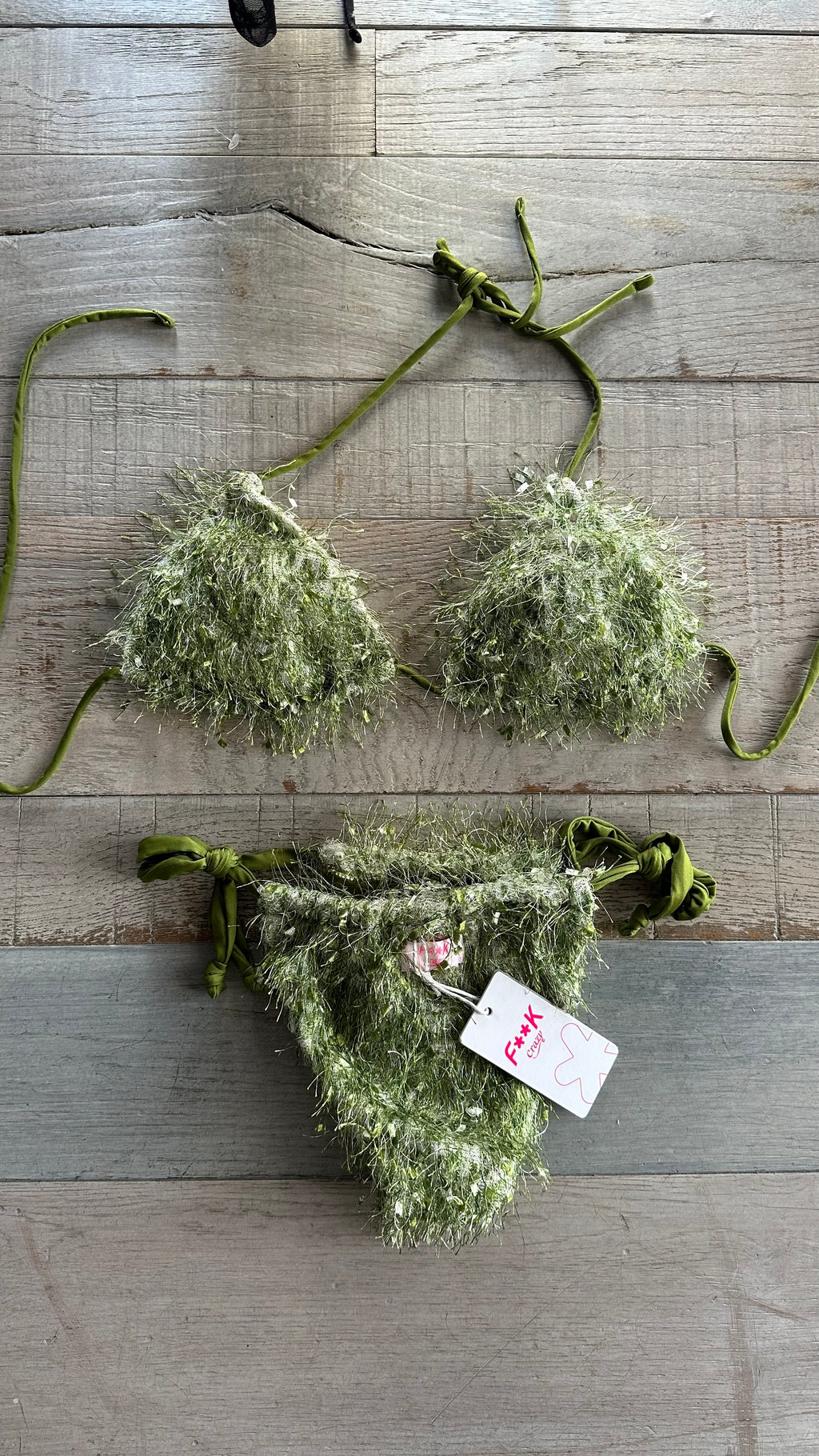 Triangolo Piume Verde Militare