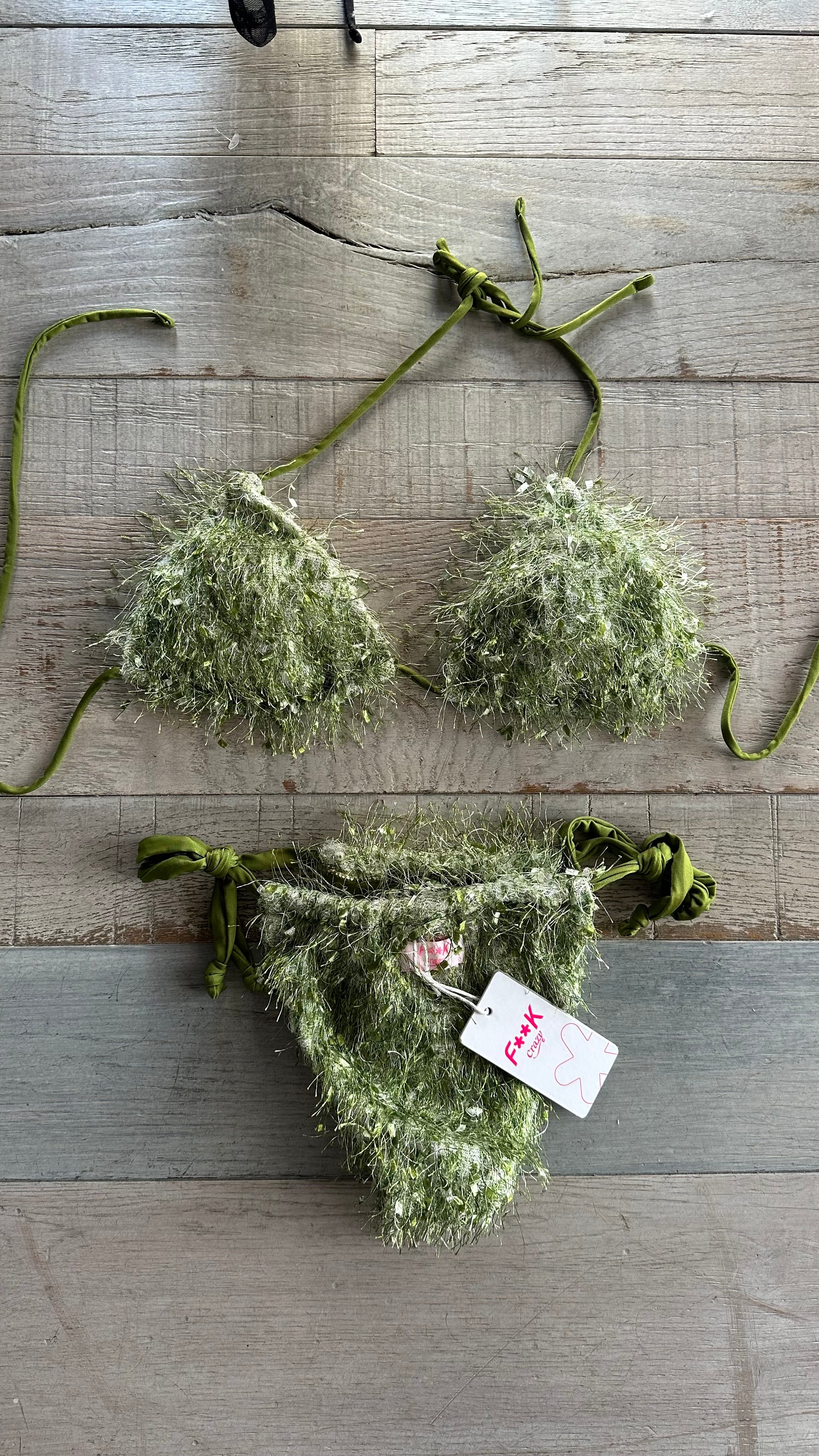 Triangolo Piume Verde Militare