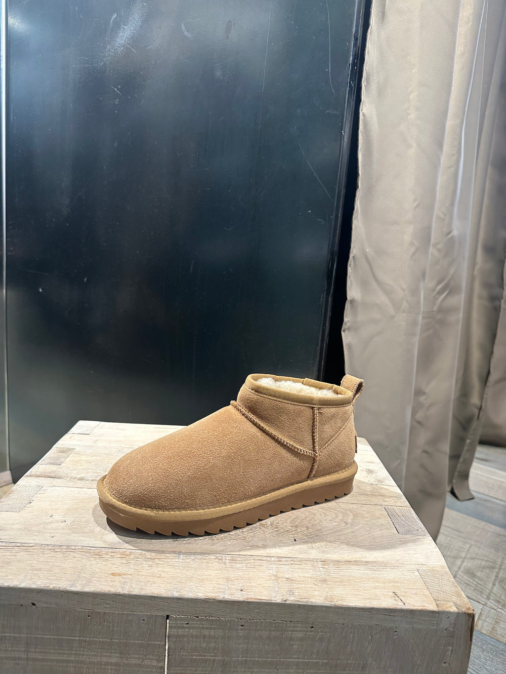 stivaletto scamosciato beije