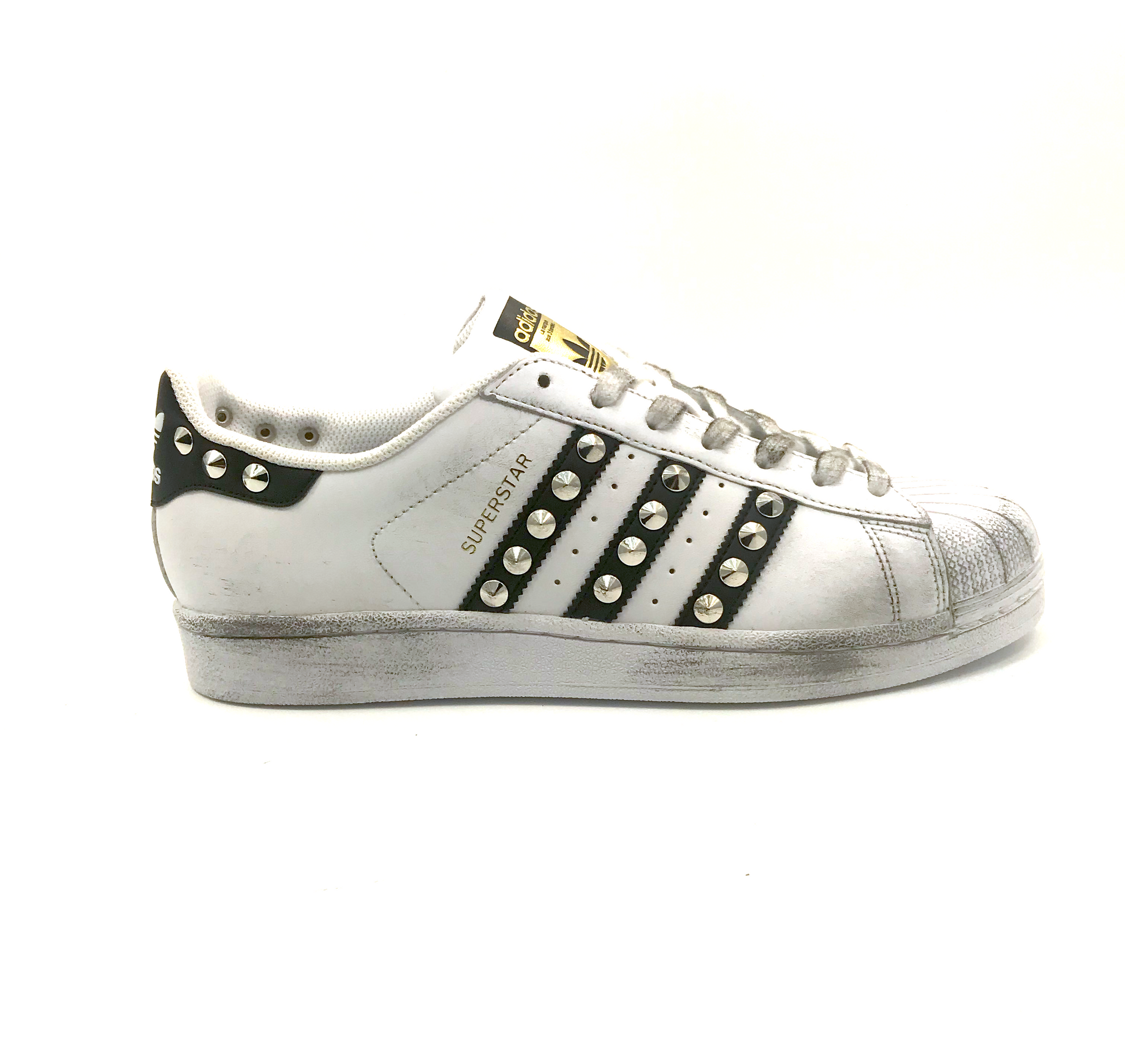 Superstar adidas con borchie sale